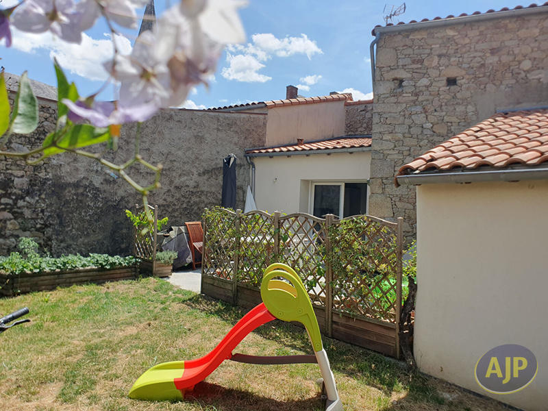 Maison - 85 m² - 4 pièces