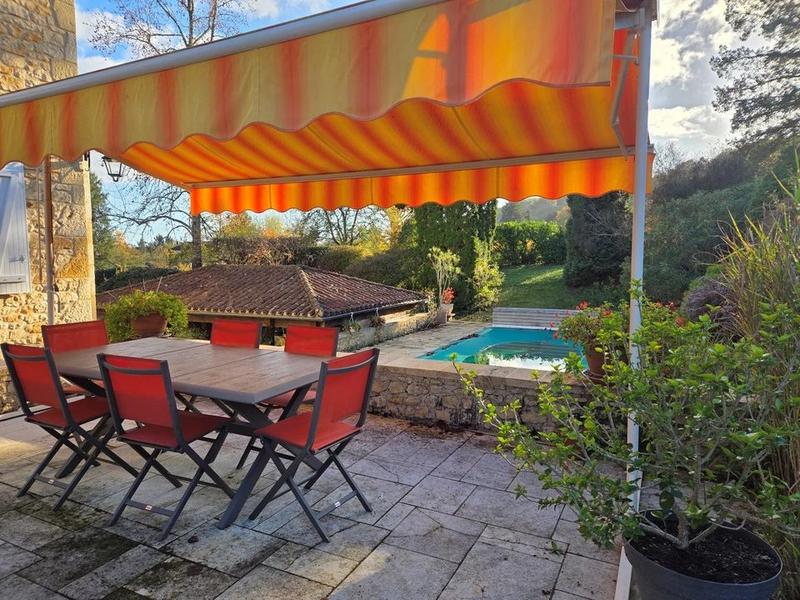 Maison en pierre - 169 m² - 7 pièces