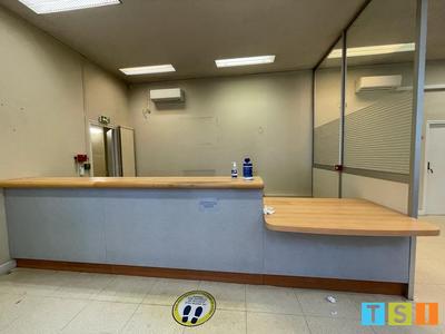 Local d'activités - 150 m² - 3 pièces