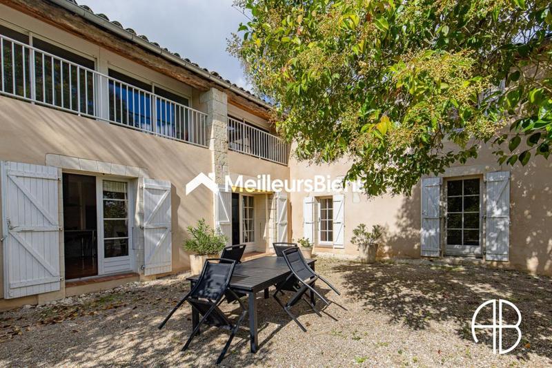 Maison - 288 m² - 13 pièces