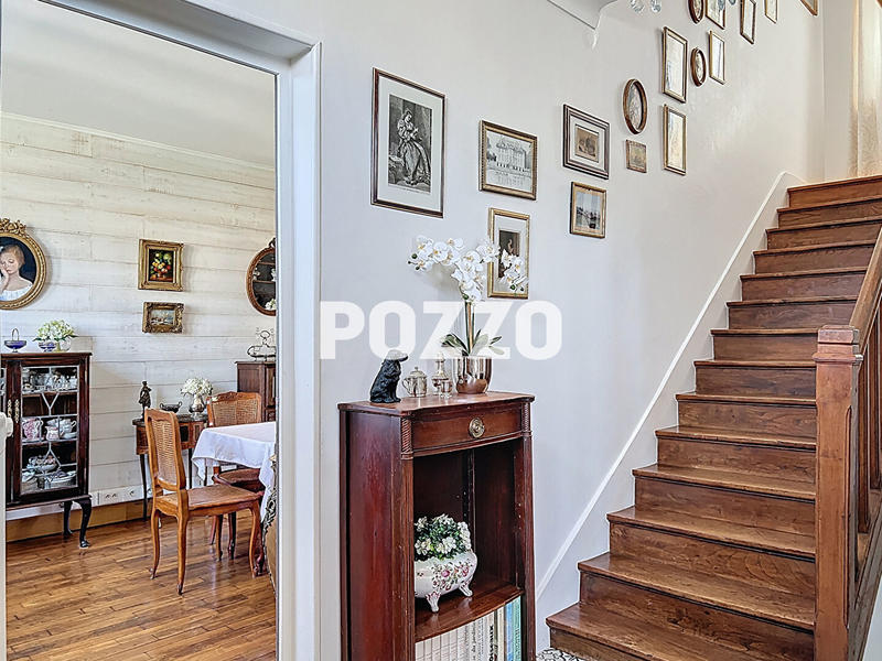 Maison - 189 m² - 7 pièces