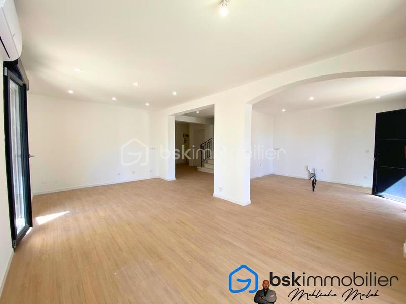 Maison - 120 m² - 4 pièces