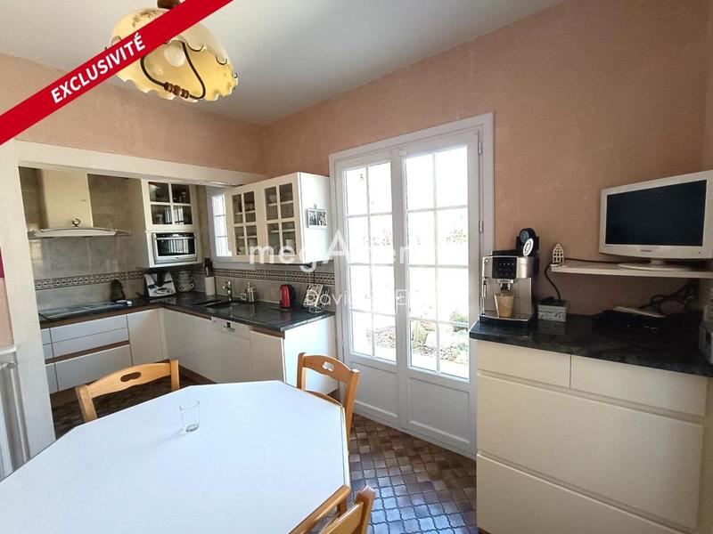 Maison traditionnelle - 212 m² - 8 pièces