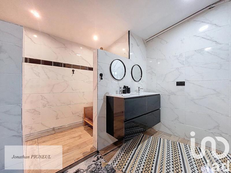 Maison - 220 m² - 7 pièces