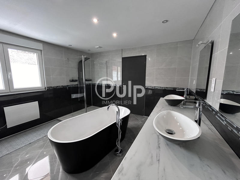 Corps de ferme - 207 m² - 7 pièces