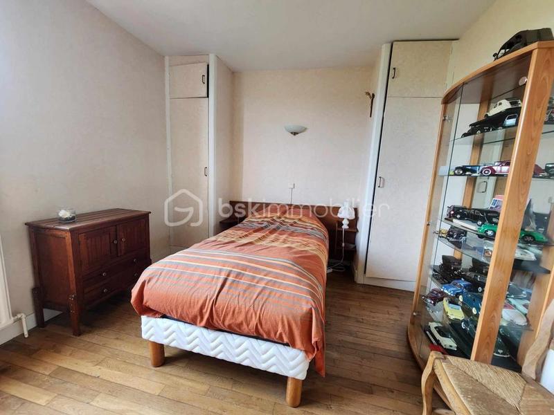 Maison traditionnelle - 137 m² - 8 pièces