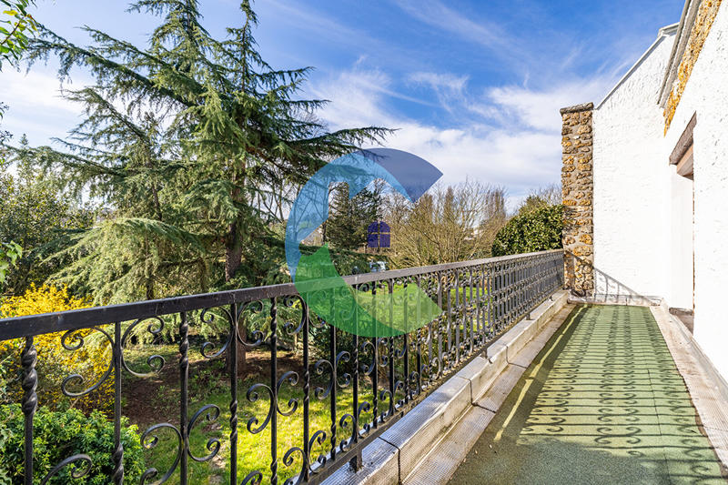 Maison - 195 m² - 7 pièces