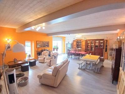 Maison en pierre - 191 m² - 6 pièces