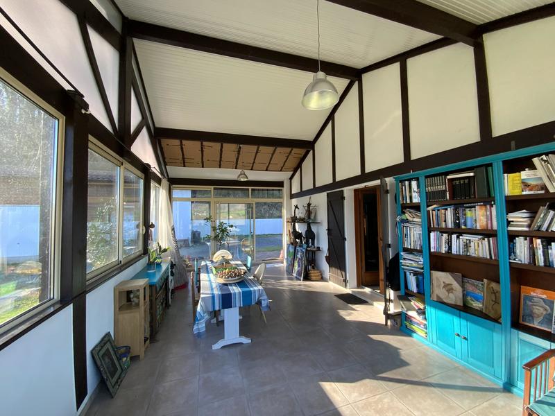 Villa - 225 m² - 8 pièces