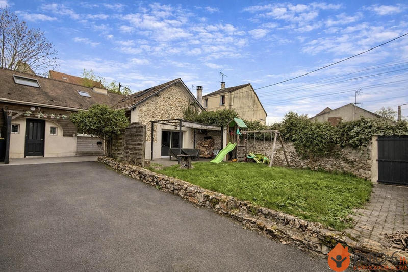 Maison - 110 m² - 5 pièces