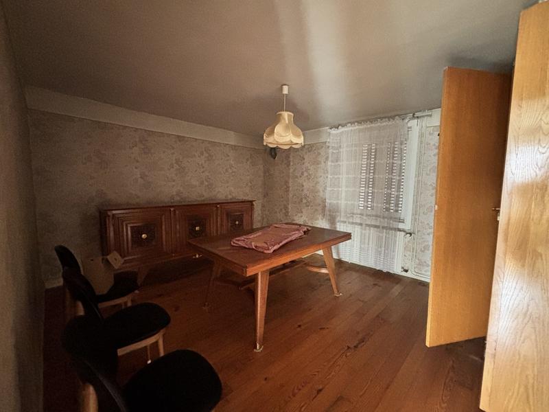 Maison - 180 m² - 9 pièces