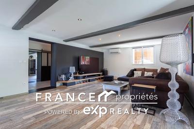 Maison - 245 m² - 7 pièces