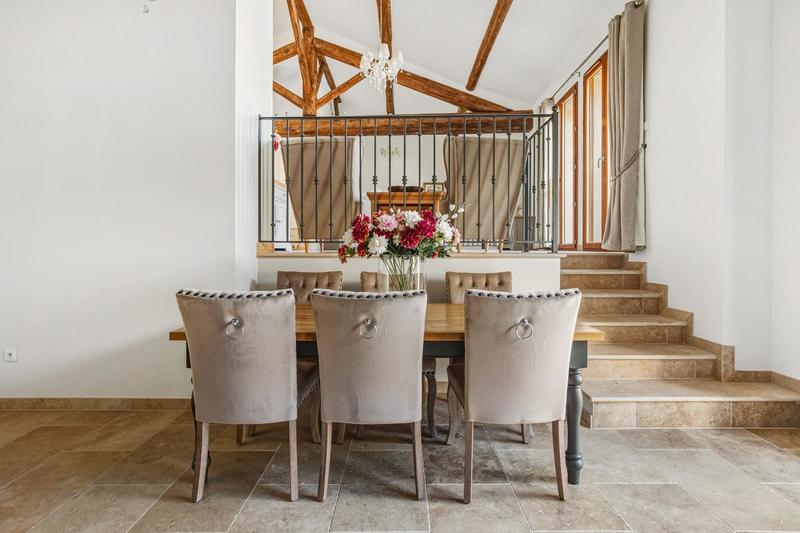 Maison - 200 m² - 7 pièces