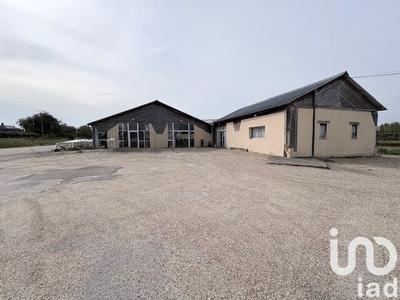 Maison - 2 105 m² - 10 pièces