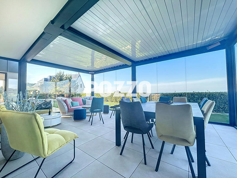 Maison - 340 m² - 9 pièces