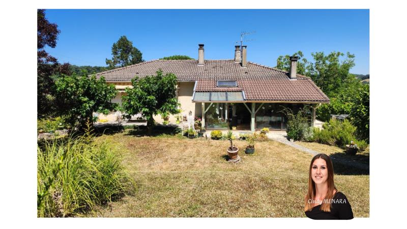 Maison traditionnelle - 151 m² - 6 pièces