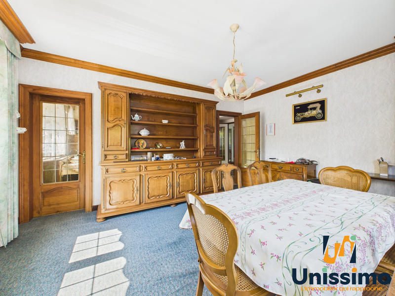 Maison - 295 m² - 11 pièces