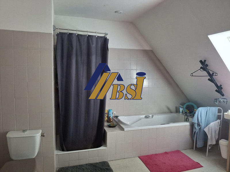 Maison traditionnelle - 149 m² - 7 pièces