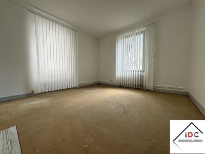 Local d'activités - 159 m² - 7 pièces