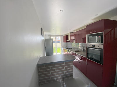 Maison - 80 m² - 5 pièces