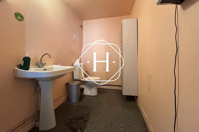 Local commercial - 94 m² - 5 pièces