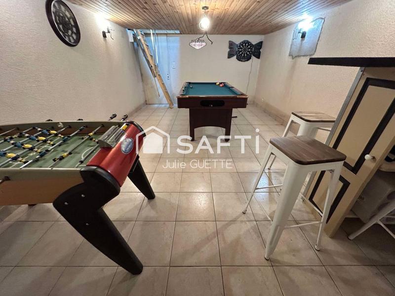 Maison - 275 m² - 10 pièces