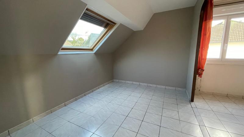 Maison - 92 m² - 5 pièces