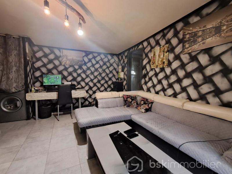 Maison traditionnelle - 213 m² - 12 pièces