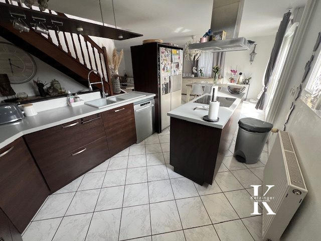 Maison - 147 m² - 6 pièces