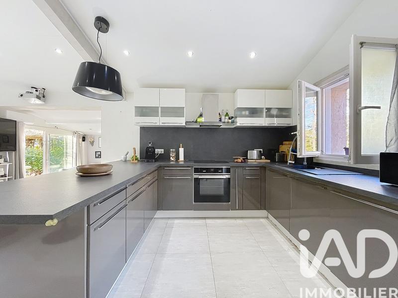 Maison - 185 m² - 7 pièces