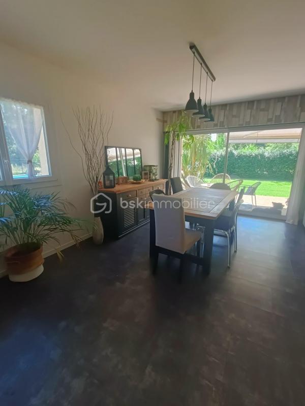 Maison - 140 m² - 6 pièces