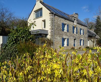 Maison - 230 m² - 6 pièces