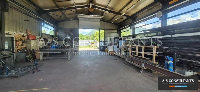 Local d'activité / Entrepôt - 440 m²