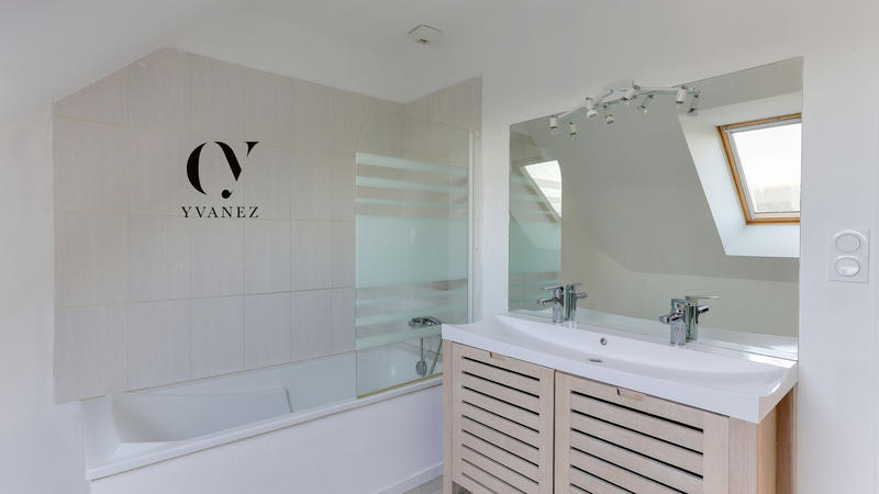 Maison - 128 m² - 7 pièces