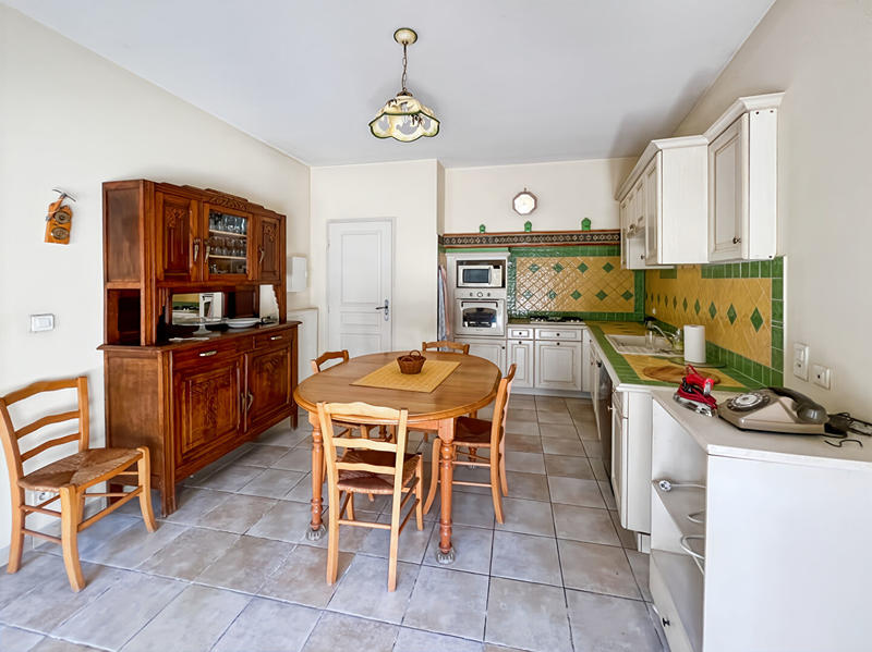 Maison - 263 m² - 9 pièces