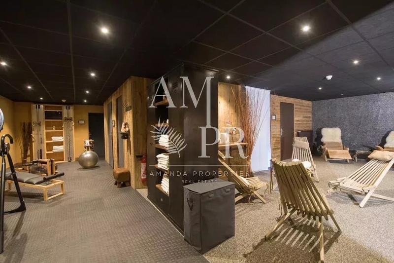 Châlet - 900 m² - 14 pièces