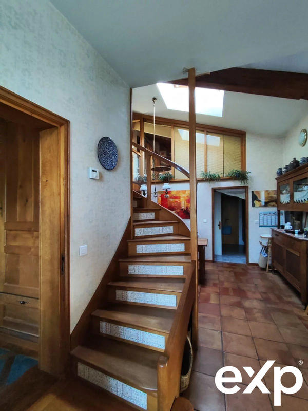 Maison - 248 m² - 6 pièces