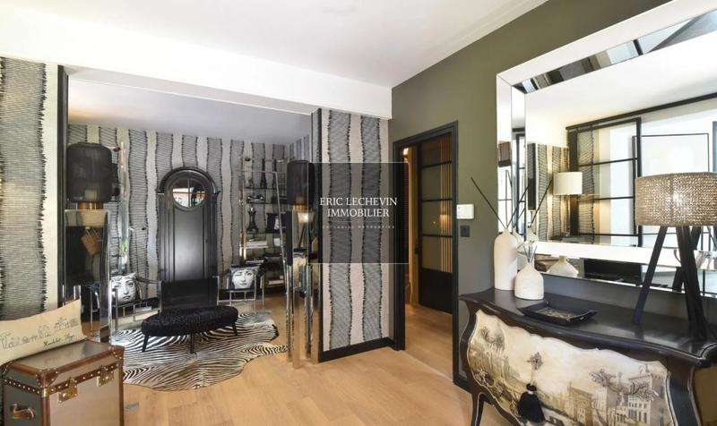 Villa - 370 m² - 16 pièces