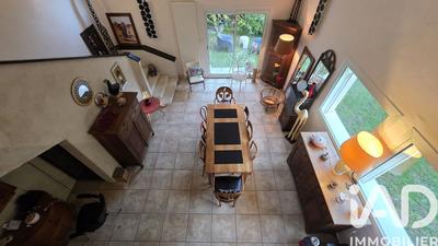 Maison - 180 m² - 8 pièces