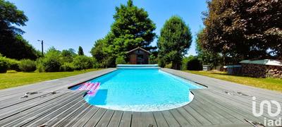 Maison - 325 m² - 10 pièces