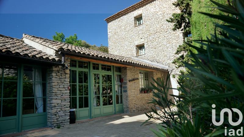 Maison - 591 m² - 12 pièces