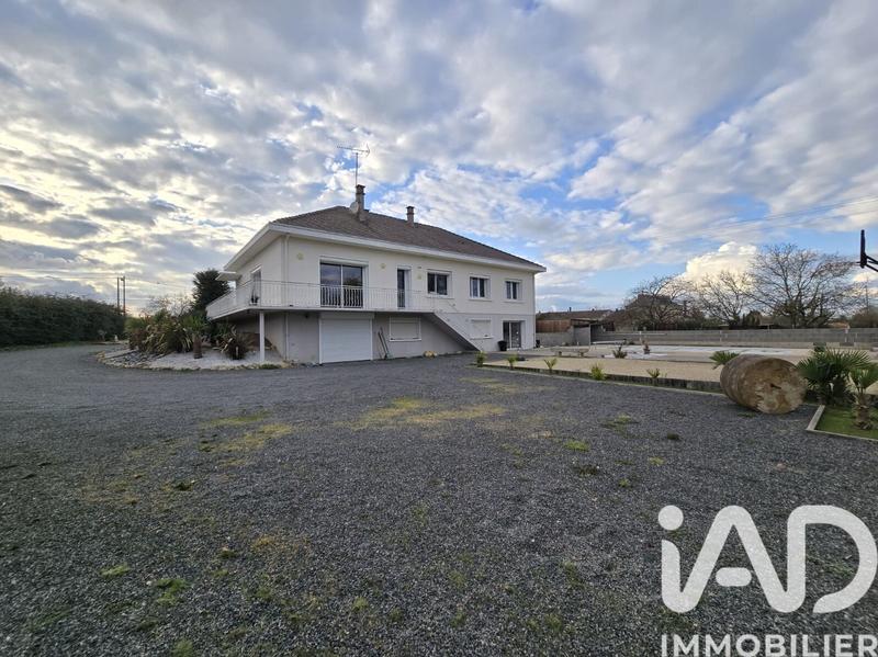 Maison - 222 m² - 7 pièces