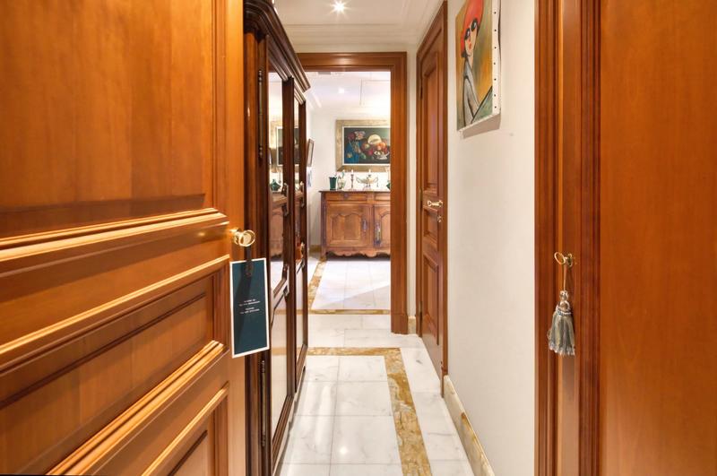 Appartement - 187 m² - 6 pièces