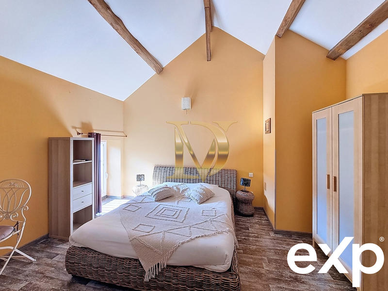 Maison ancienne - 402 m² - 11 pièces