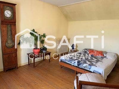 Local commercial - 255 m² - 8 pièces