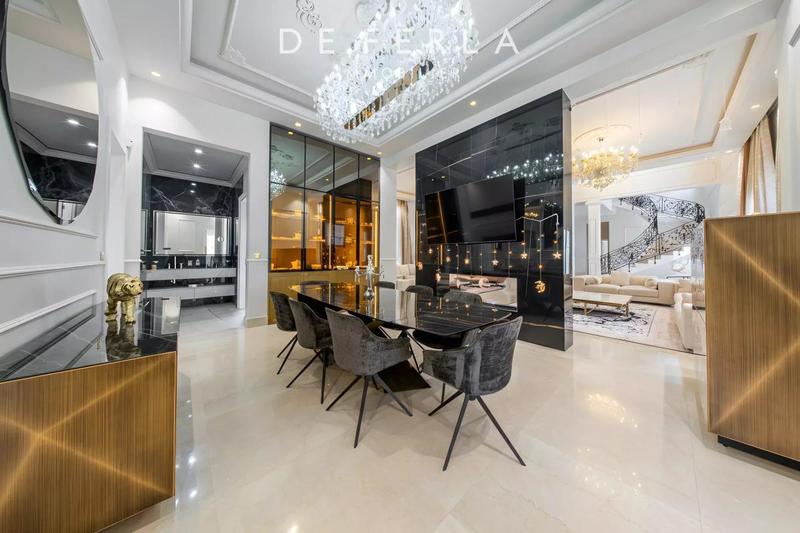 Villa - 1 200 m² - 12 pièces