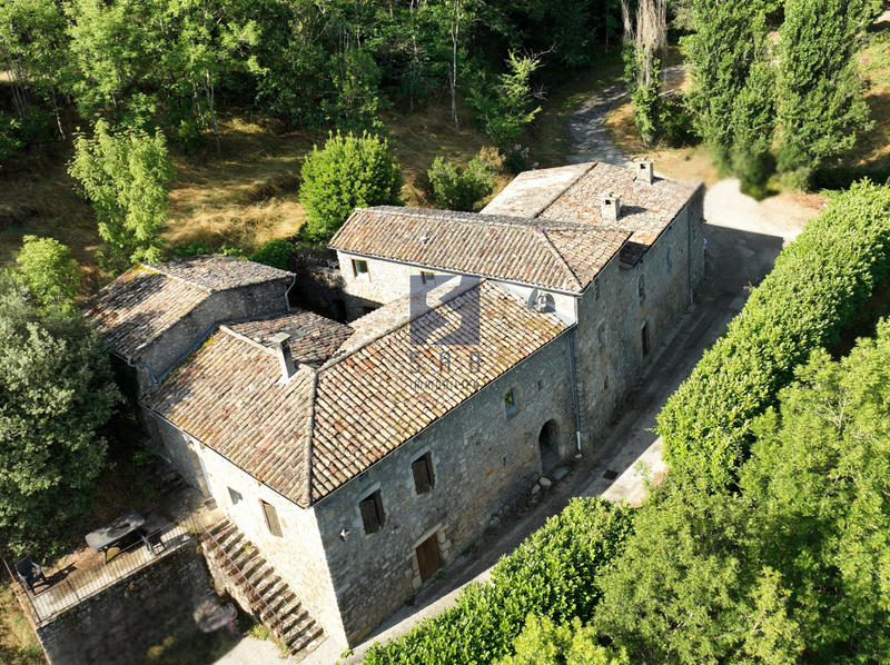 Maison - 205 m² - 11 pièces