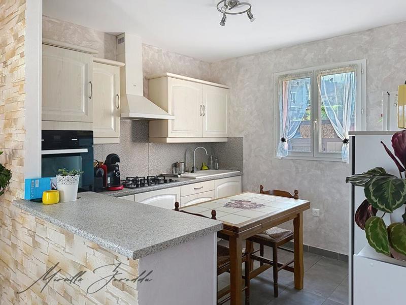 Maison - 86 m² - 4 pièces