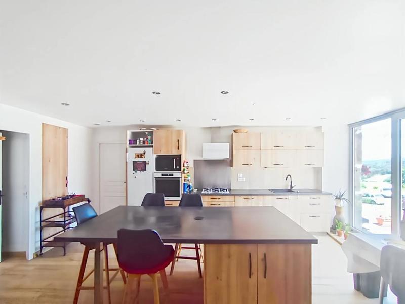 Maison - 300 m² - 9 pièces