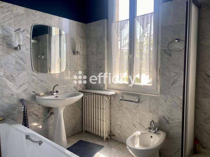 Maison bourgeoise - 160 m² - 8 pièces